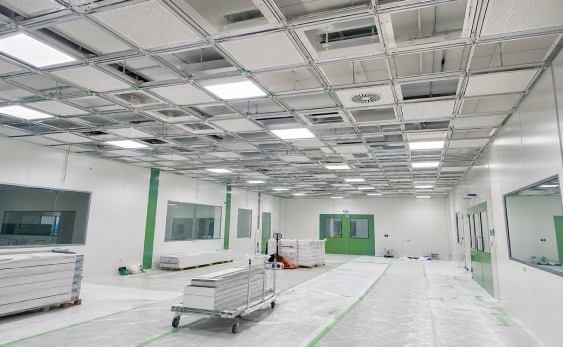 Container laboratory installation with prefabricated cleanroom wall panels HVAC integration and long distance transport reinforcement